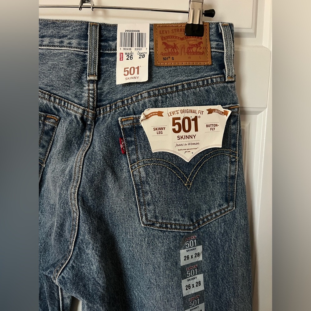 NWT Levi 501
